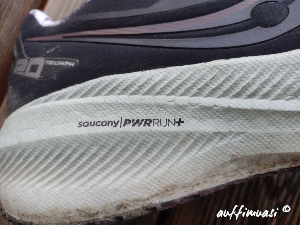 saucony, triumph, runshield, review, test